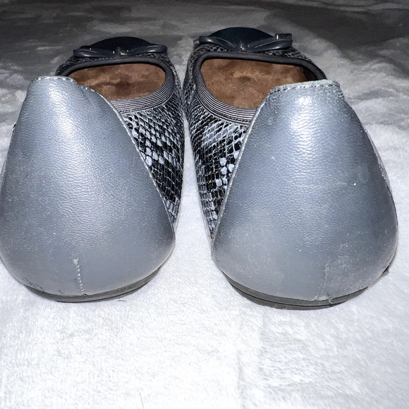 Vionic Women's Ballet Flats Minna Boa Gray Leather Slip On Round Toe Shoe - Picture 2 of 12